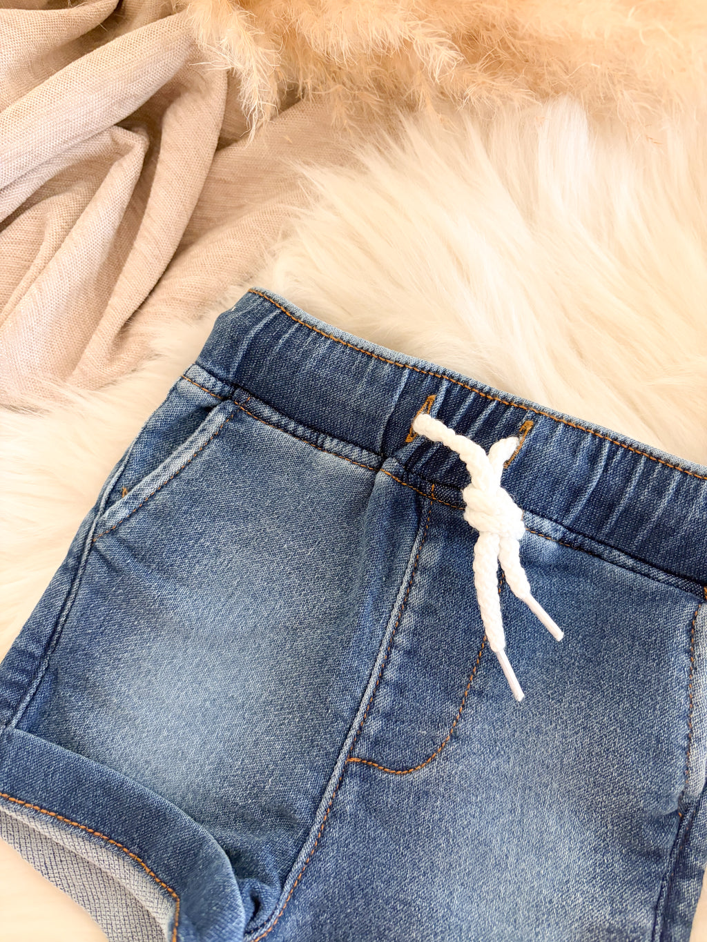 SHORT | Levi