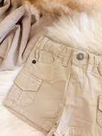 SHORT | Mees zand