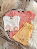 SHORT | Nora geel