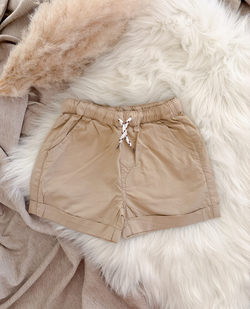SHORT | Hans zand