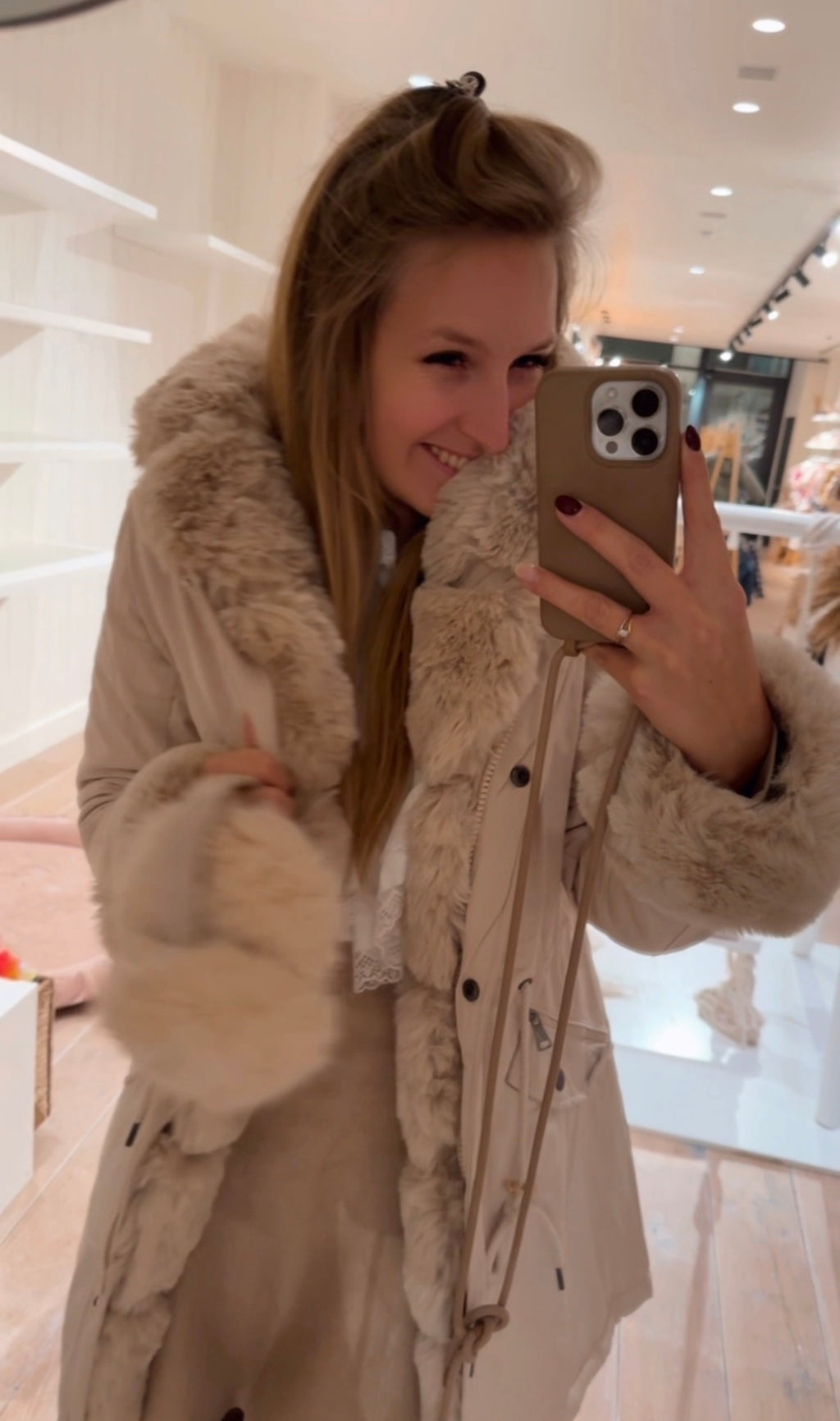PRE-ORDER | Mama-jas met Faux Fur