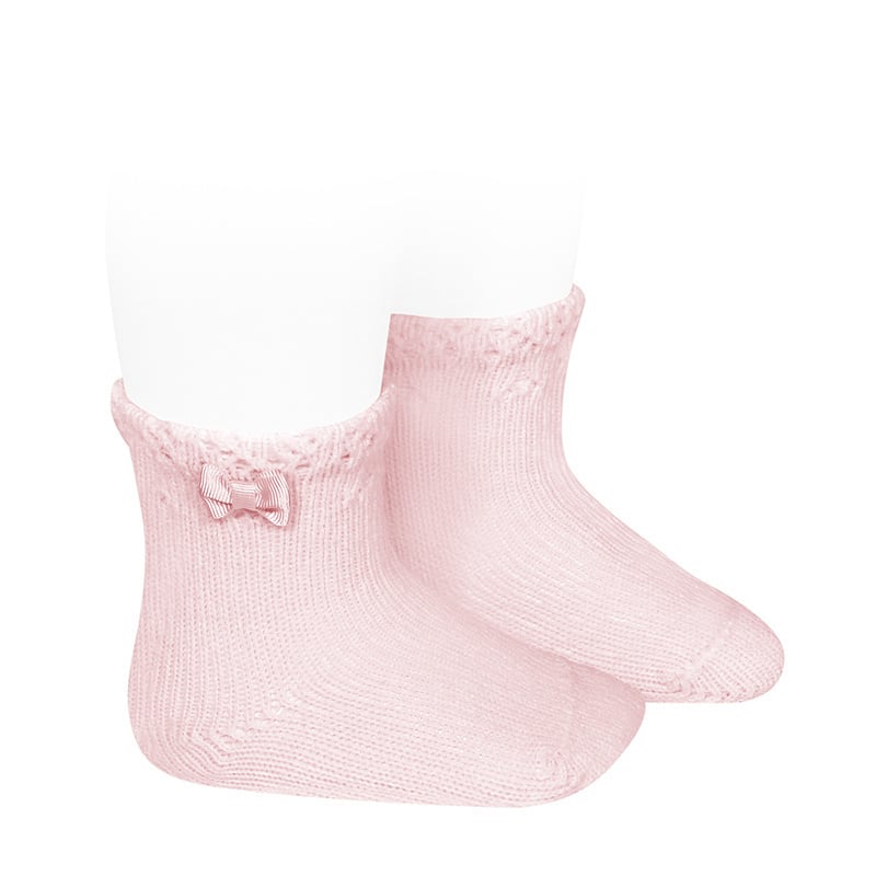 Korte Babykousjes met opengewerkte manchet en kleine strik ROZE
