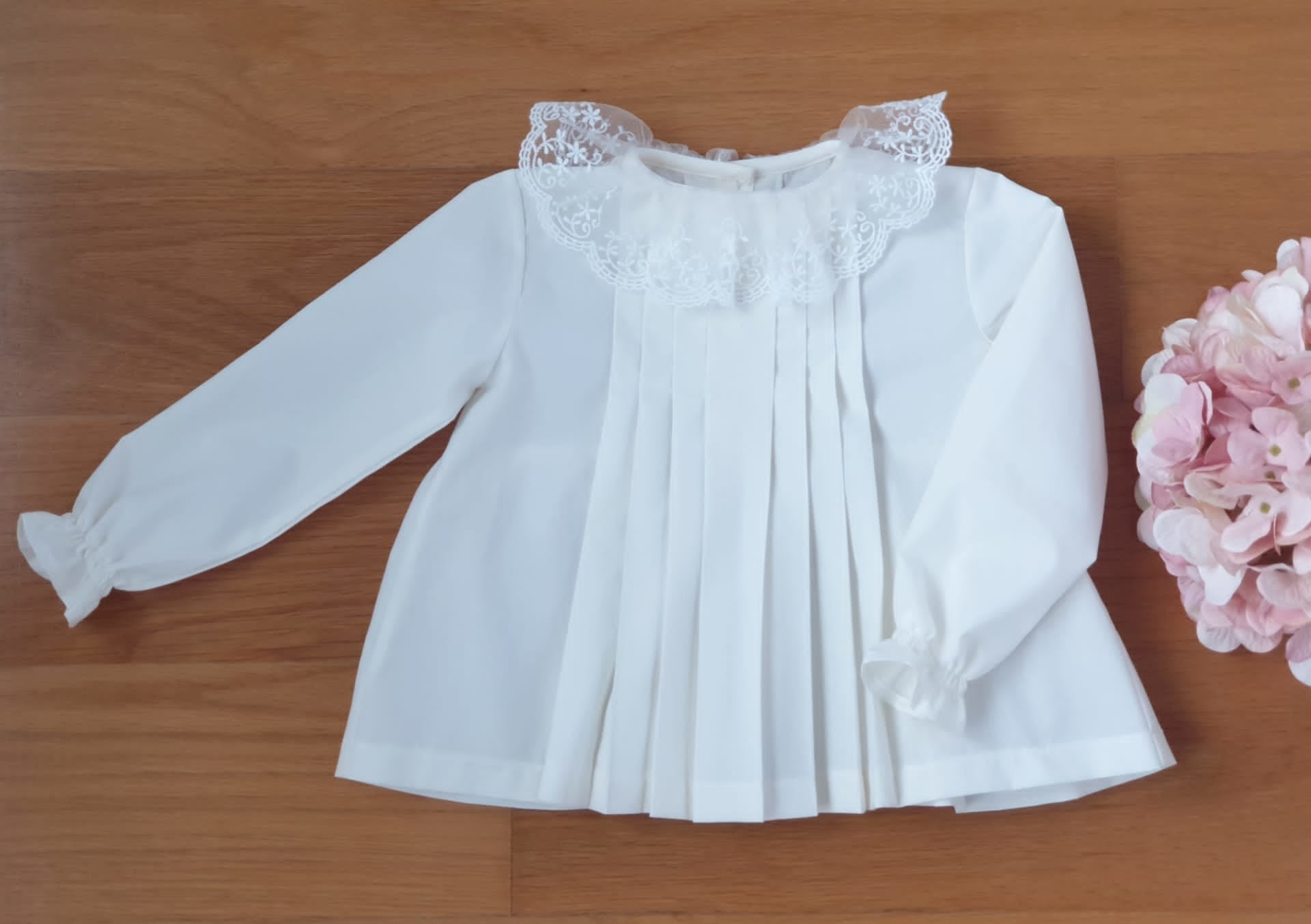 Prachtig bloesje met kanten kraag WIT